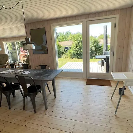 Nyistandsat Stort Taet Pa Vandet Holiday home *